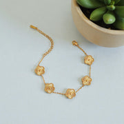 Elegant Clover Bracelet